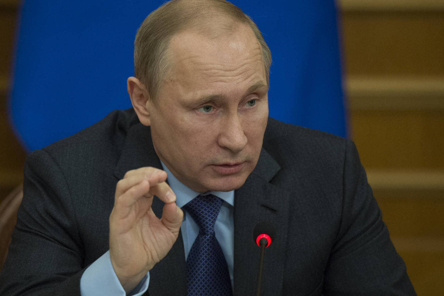 V.Putinas mano galintis palaužti ir suskaldyti esą nusilpusius Vakarus.