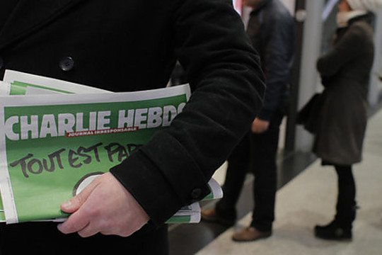 „Charlie Hebdo“, uždirbęs 10 milijonų eurų, išėjo atostogų