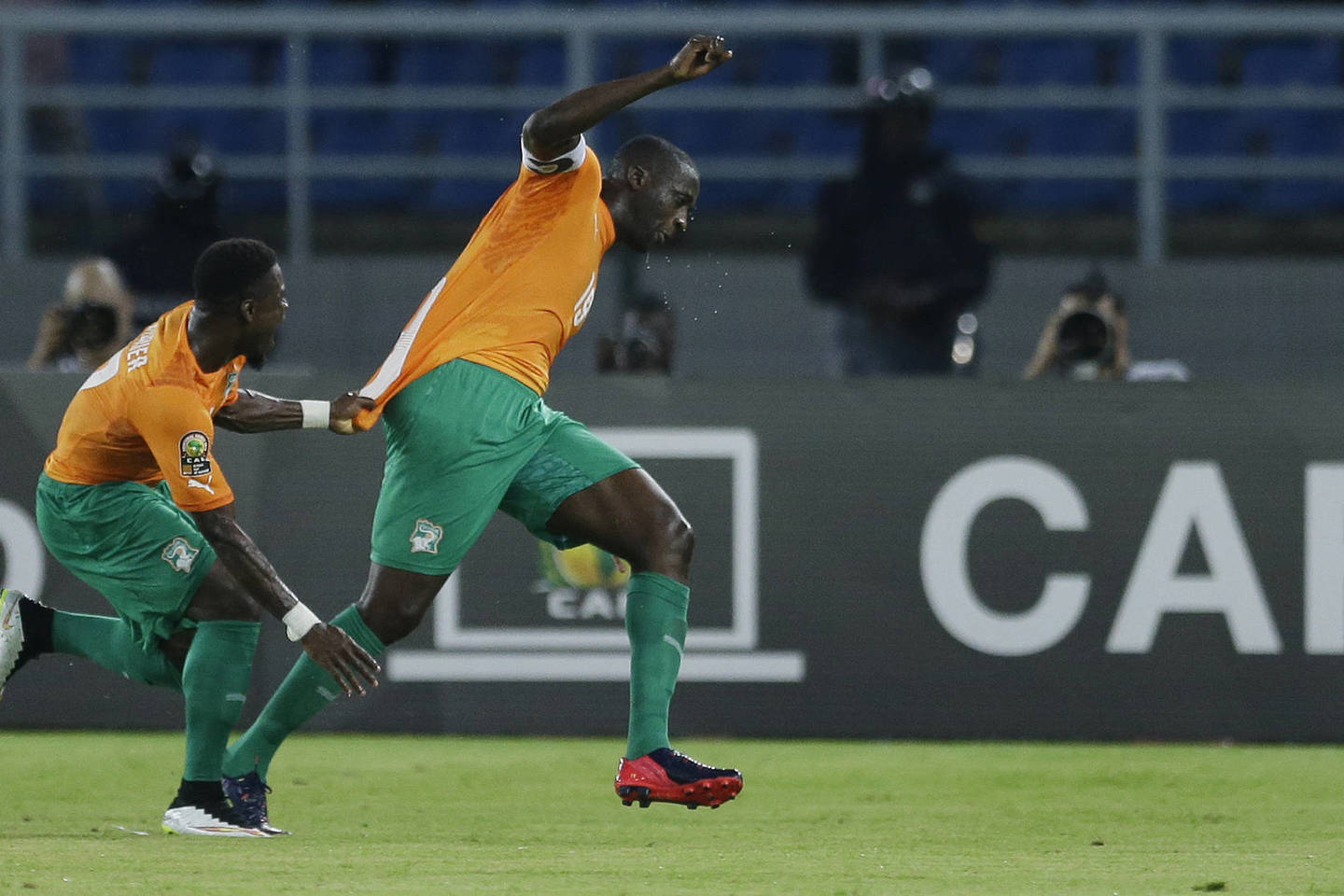 Afrikos pirmenybių pusfinalyje Dramblio Kaulo Kranto futbolininkai 3:1 pranoko Kongo rinktinę.<br>AP nuotr.