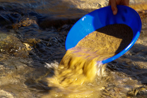 Piemuo Kinijoje rado 8 kg aukso luitą