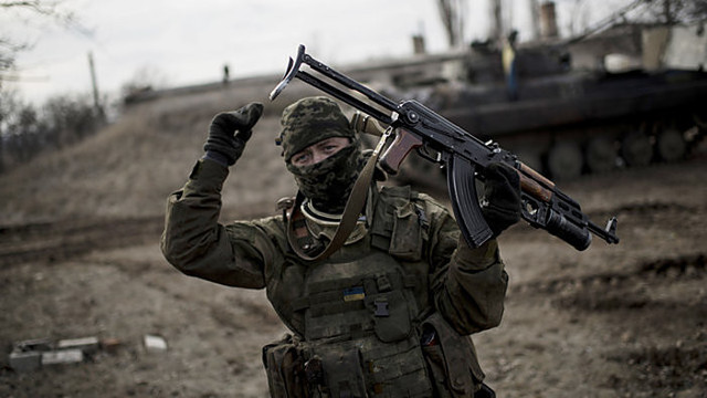 Kol ES trypčioja vietoje, į Ukrainą toliau plūsta Rusijos kariai