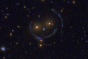 „Hubble“ užfiksavo kosminį šypsnį