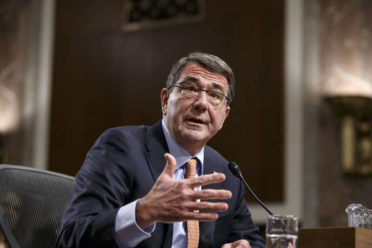 Senatas patvirtino A.Carterį gynybos sekretoriumi