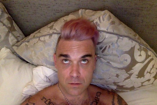 Plaukų dažymas Robbie Williamsui baigėsi nesėkmingai