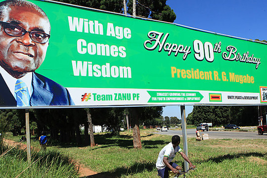 Vaikai miršta iš bado, o prezidentas mini gimtadienį už milijoną