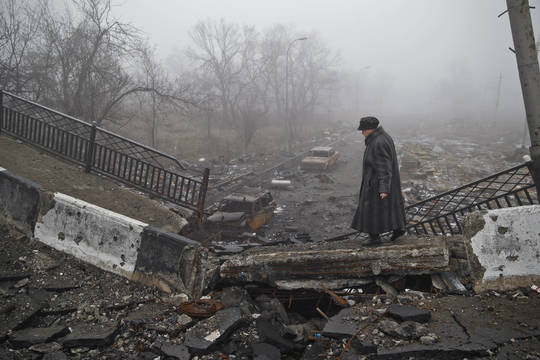 Ukraina: ginklai atitraukiami, bet žmonės žūsta toliau