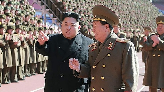 Paleistos dvi raketos, Kim Jong Unas ruošiasi karui su JAV