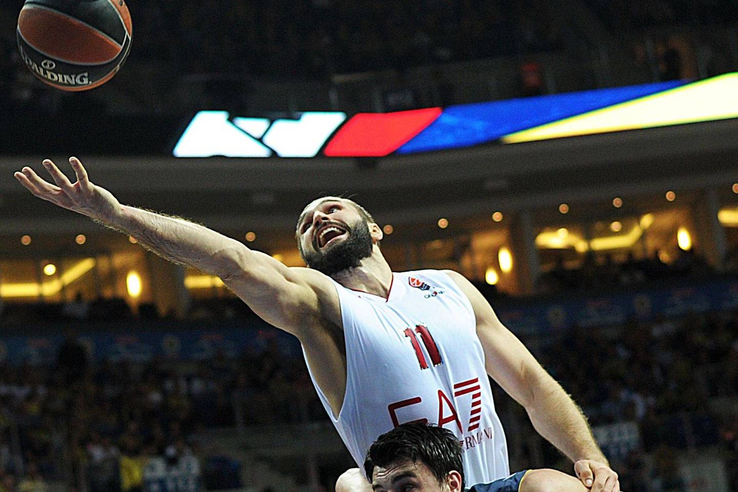 L.Kleiza per 17 minučių pataikė 8 tritaškius ir pelnė 30 taškų.
