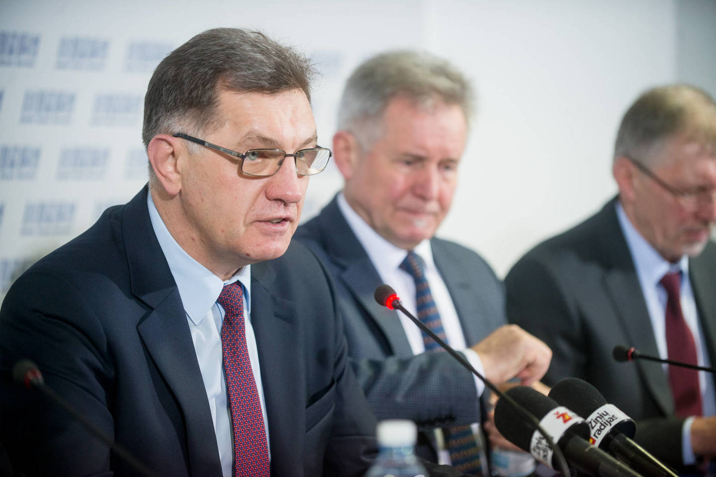 Savivaldos rinkimuose sekmadienį daugiausia balsų gavo valdantieji socialdemokratai, tačiau didžiuosiuose miestuose juos aplenkė dešiniosios partijos.