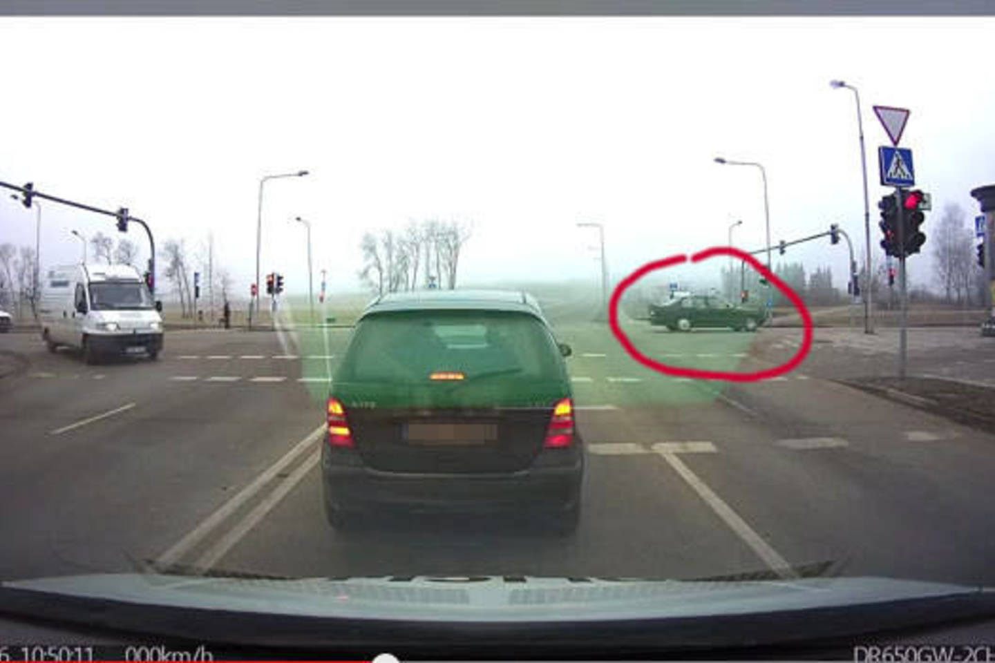 Raudono BMW vairavimo „meistrui“ nepavyks išvengti atsakomybės.