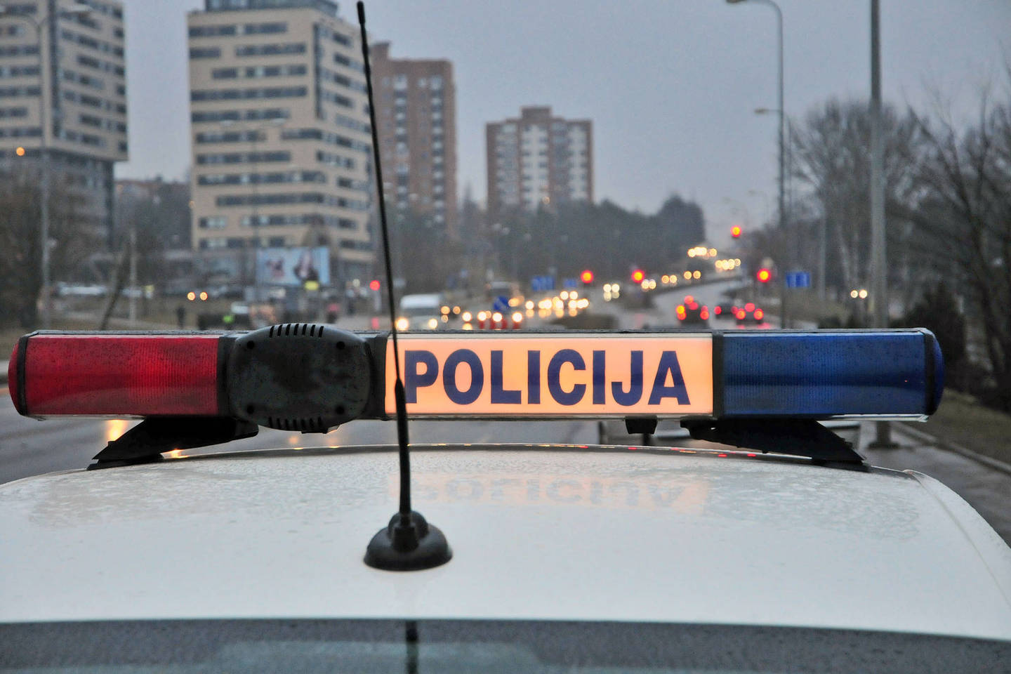 Vilniuje, bute Perkūnkiemio g., rastas 36 metų moters kūnas su kirstinėmis žaizdomis galvoje.