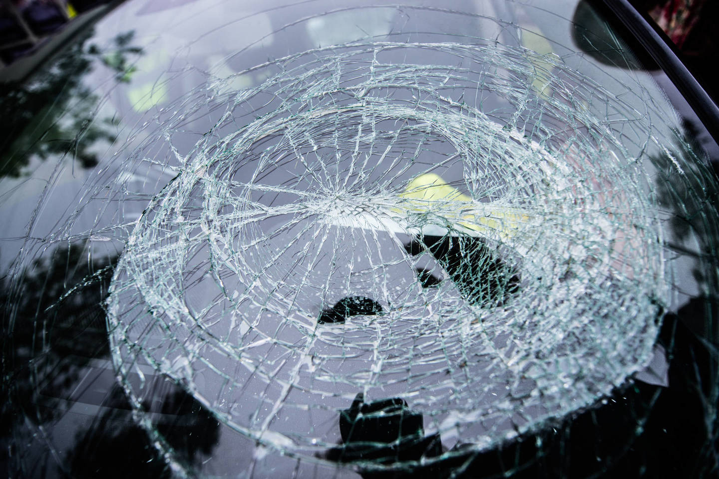 Lindžou policija internete paskelbtame pranešime patvirtino avarijos faktą, bet nepateikė detalių, kiek žmonių žuvo arba nukentėjo.