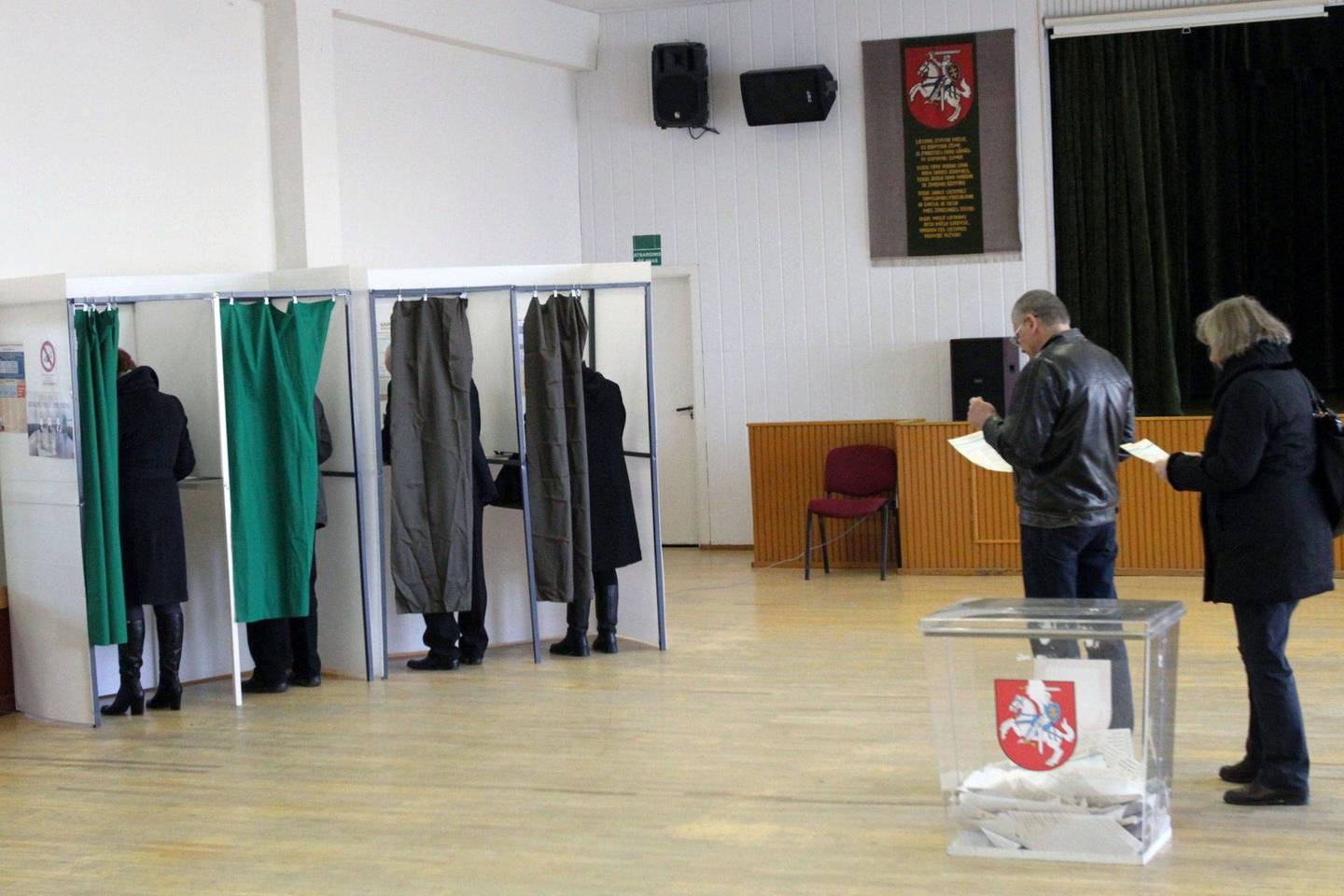 Antrasis merų rinkimų turas – kovo 15-ąją.