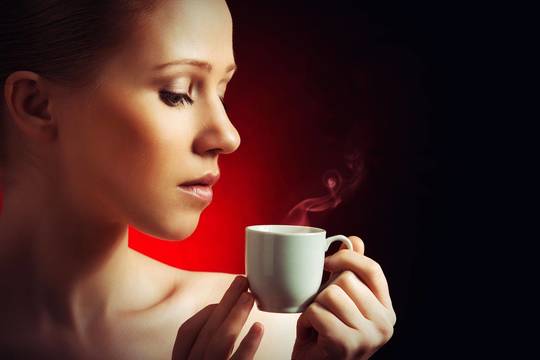 Gera žinia kavos mėgėjams: jų arterijos – švaresnės