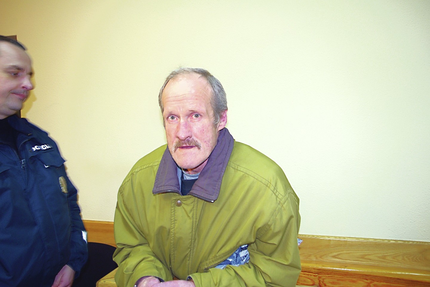 Laukdamas bausmės V.Tijunėlis užsiaugino ūsus ir nekalbėjo apie moteriškumą.