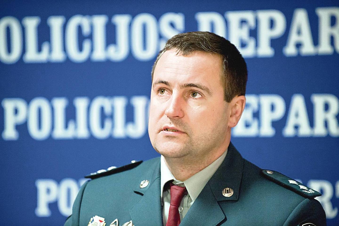 Nuo 1993-iųjų vidaus reikalų sistemoje dirbantis R.Požėla kopia karjeros laiptais.
