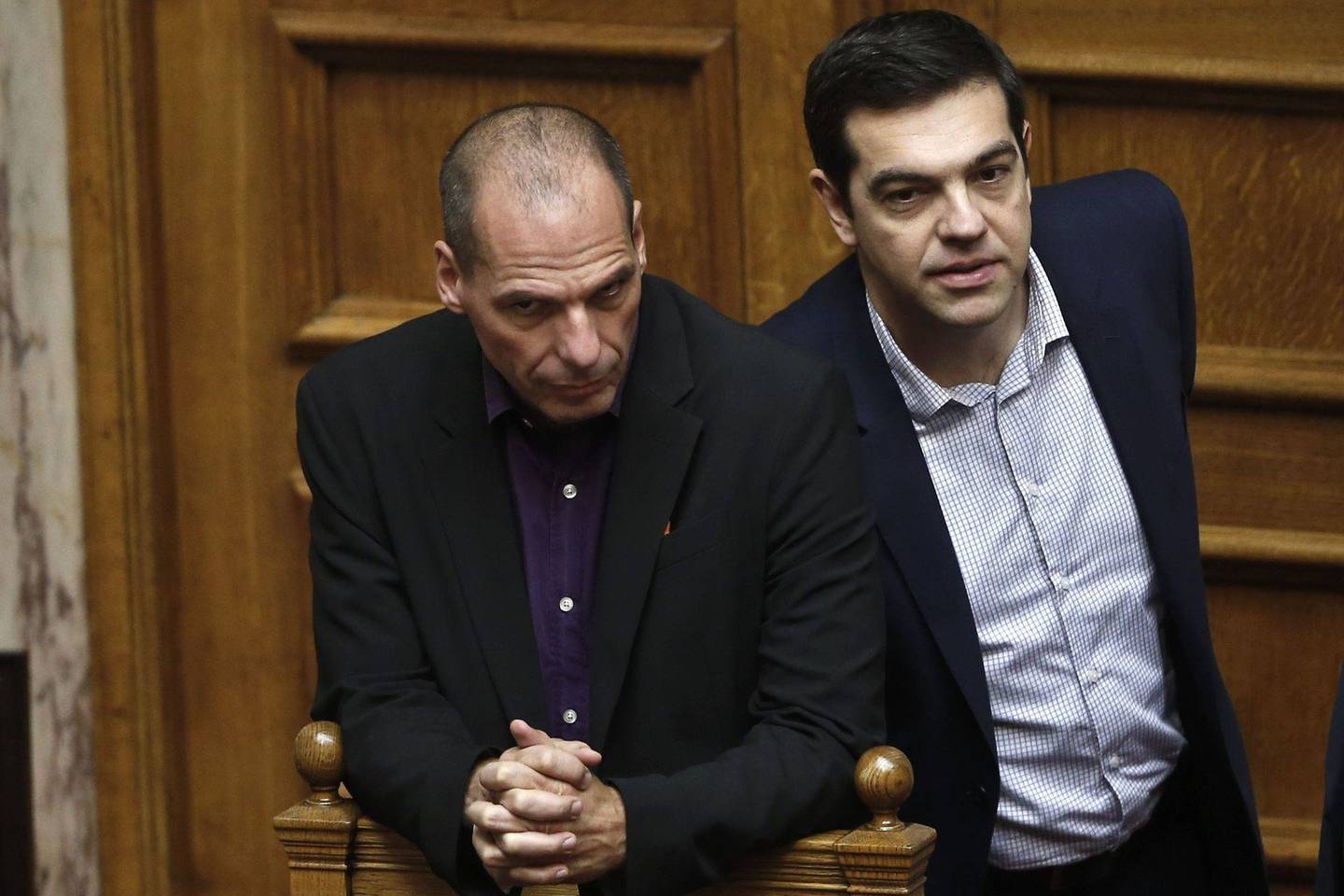 Graikijos finansų ministras Y.Varoufakis (kairėje) ir ministras pirmininkas A.Tsipras prakalbo apie naujus rinkimus.<br>AP nuotr. iš archyvo