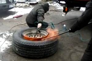 Ekstremalus padangų pūtimas, kokio dar nesate matę