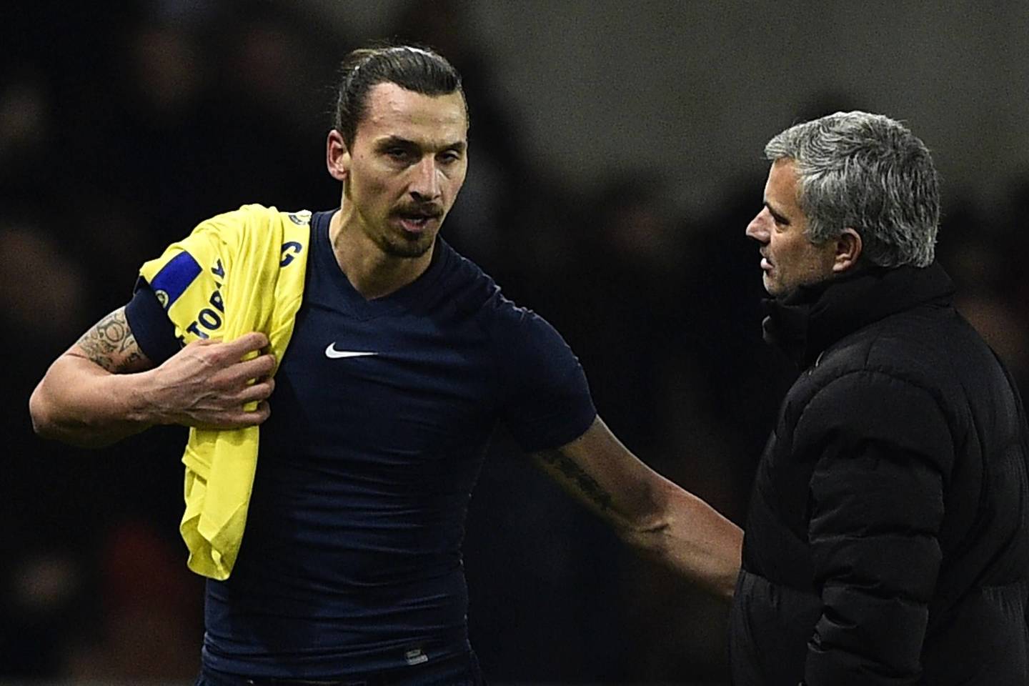 Z.Ibrahimovičius ir J.Mourinho per pirmąjį šio sezono Čempionų lygos aštuntfinalio susitikimą.