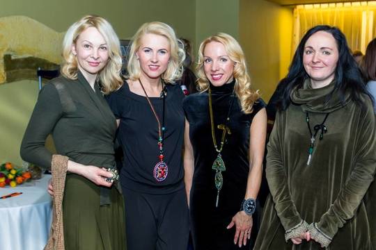 Menininkių kūrinius pristatė žinomos moterys