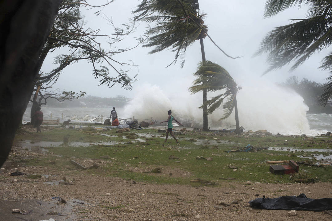 Stiprus vėjas ir liūtys nusiaubė salas Ramiajame vandenyne.<br>AP nuotr.