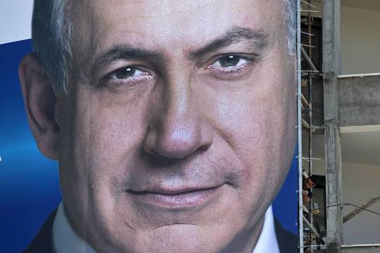 Smunkant populiarumui B.Netanyahu stiprina savo retoriką