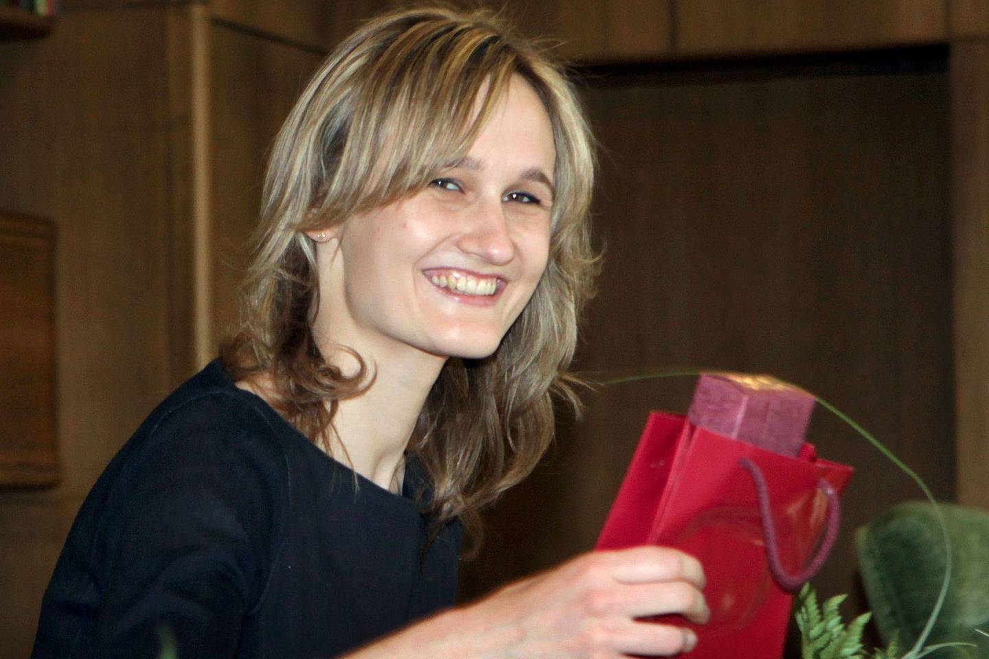 V.Čmilytė-Nielsen ketino dalyvauti ir savivaldos rinkimuose Vilniuje, bet Vyriausioji rinkimų komisija išbraukė ją iš sąrašų dėl Šiauliuose deklaruotos gyvenamosios vietos.