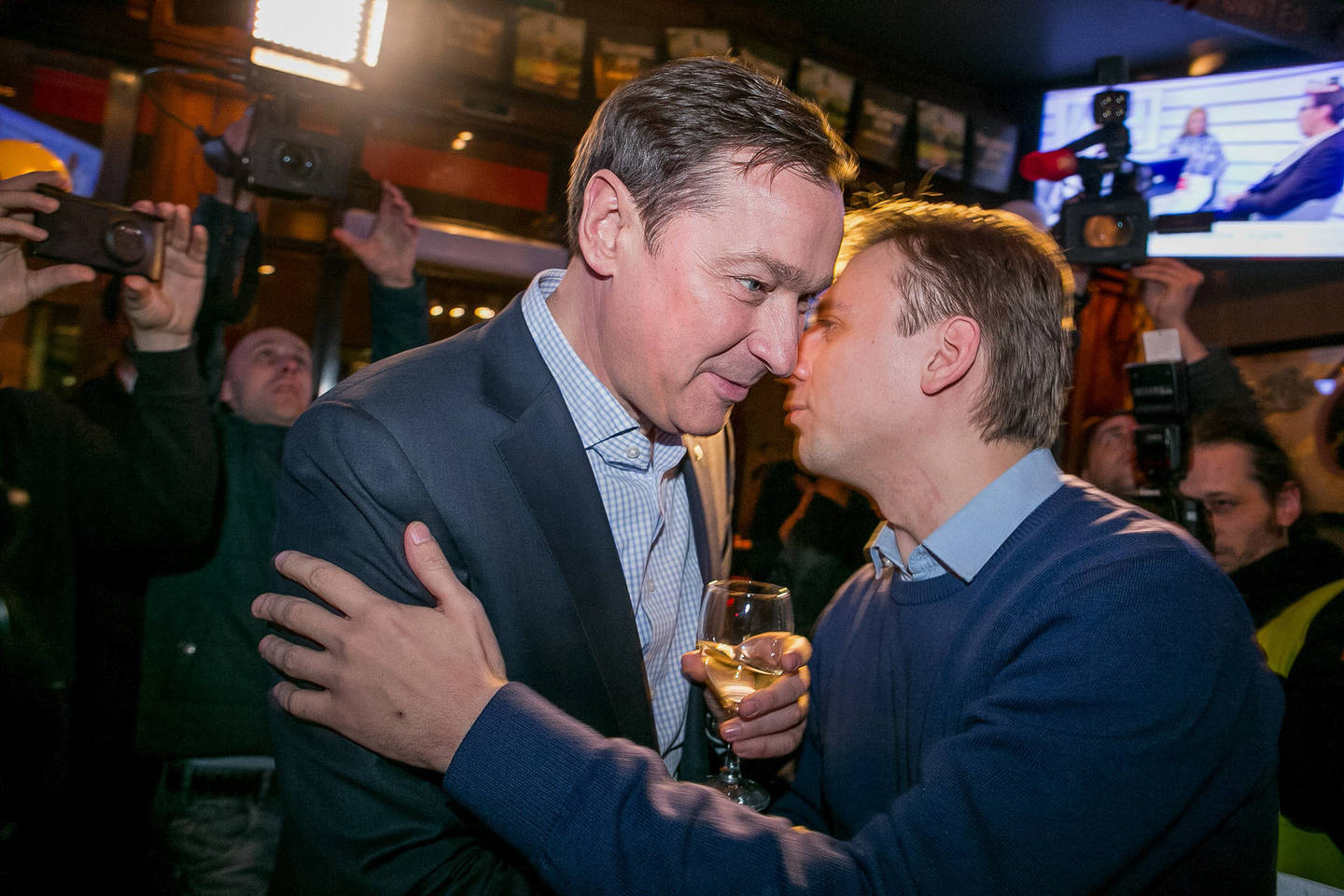 A.Zuokas po pralaimėjimo savo partijos štabe rėžė emocingą kalbą.