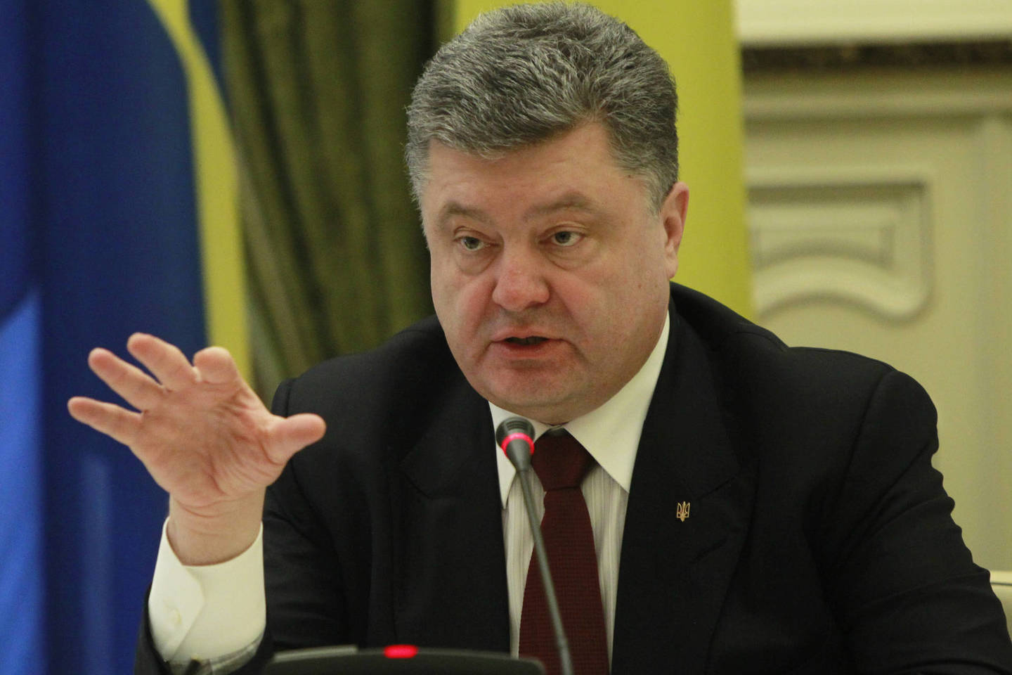 P.Porošenka ragino visus boikotuoti 2018 m. Pasaulio futbolo čempionatą Rusijoje, pareikšdamas, kad varžybos yra neįsivaizduojamos, kol Ukrainoje yra Rusijos karių.