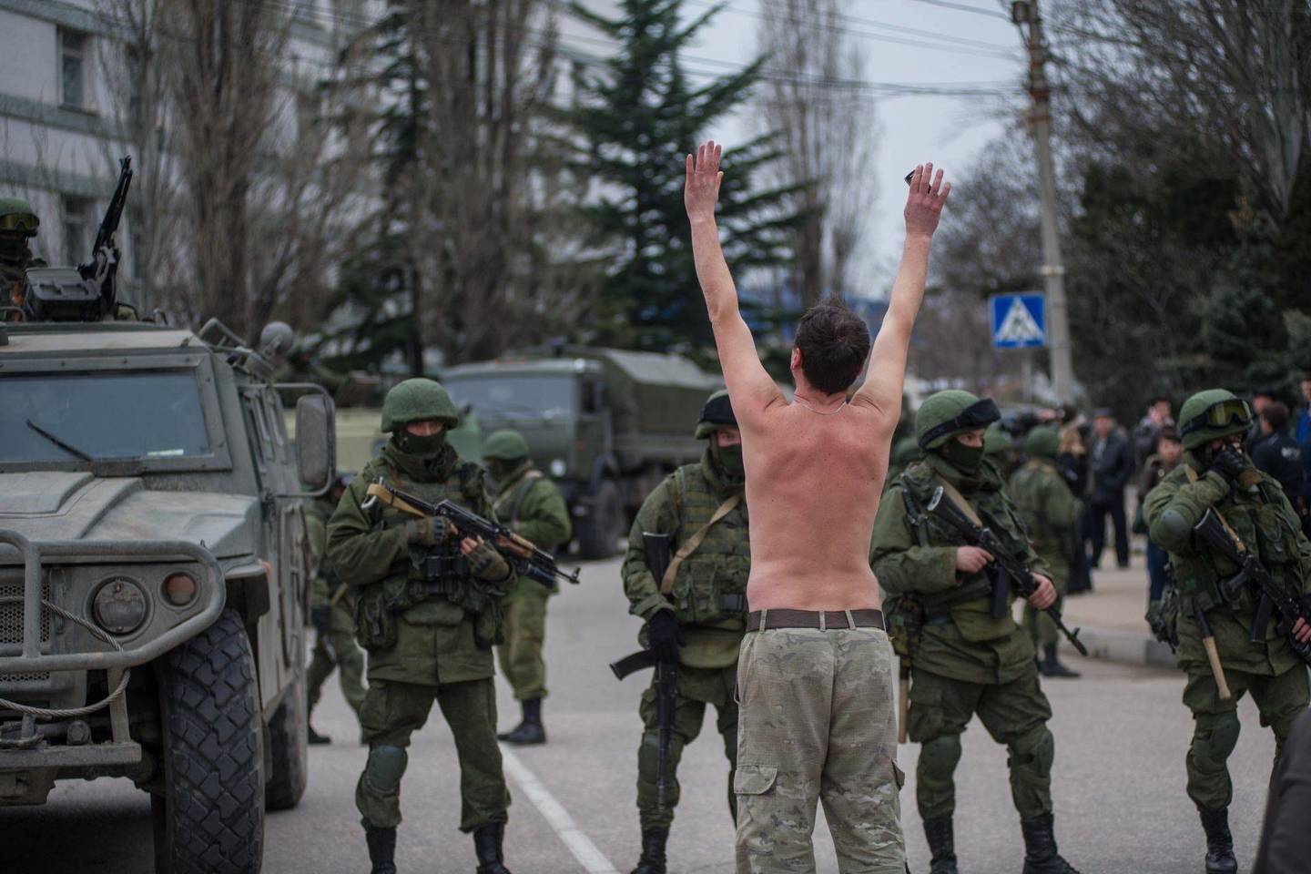 Gyventojai reikalavo, kad Ukrainos kariškiai būtų išvesti už miesto ribų.