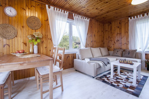 Nugyventas sodo namelis virto rojumi trims šeimos kartoms