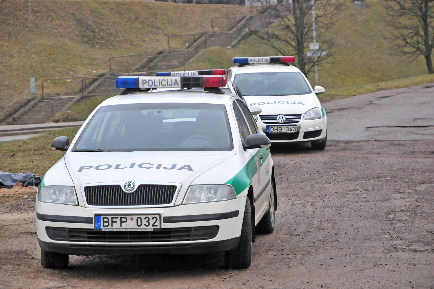 Vilniuje automobilis partrenkė moterį, policija pradėjo įvykio tyrimą.