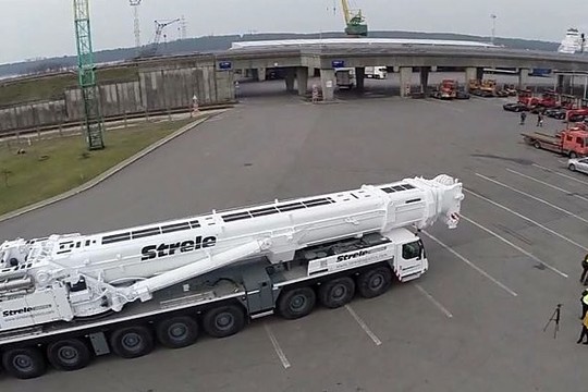 Pamatykite, koks kranas - gigantas pasiekė Lietuvą