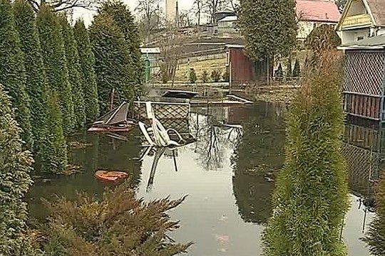 Lentvariečiai praranda viltį – vanduo toliau semia sodybas