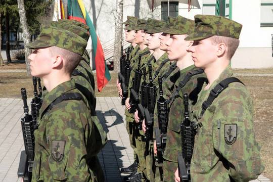 Juozas Olekas: „Būti šauktiniu geriau nei Darbo biržos klientu“