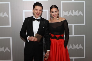 Žmonos akivaizdoje – Jono Nainio glamonės su suome