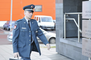 Girtas policininkas Vilniuje šovė sugėrovui į galvą