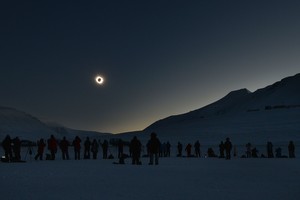 Kaip atrodė saulės užtemimas Svalbardo salyne ir Fareruose?