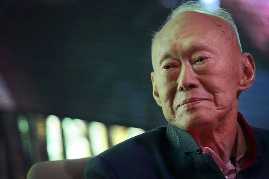 Mirė Singapūro tautos tėvas Lee Kuan Yew