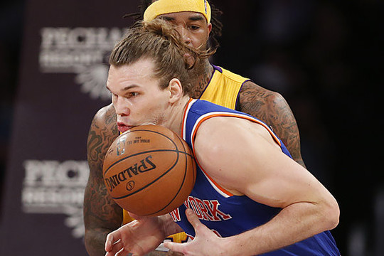 „Shaqtin' A Fool“ dešimtuke – „Knicks“ žaidėjo beviltiškas šūvis