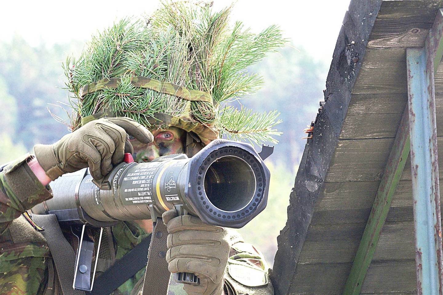 Į privalomąją karo tarnybą pašaukti jaunuoliai reikiamų kariams įgūdžių turės įgyti per devynis mėnesius.