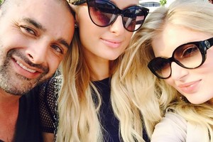 Vizažistė iš Lietuvos K. Taraškevič – Paris Hilton draugijoje