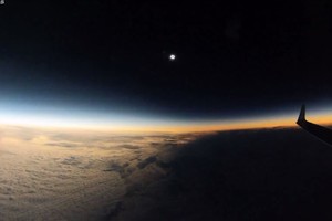 Įspūdingi vaizdai: kaip Mėnulio šešėlis dieną pavertė naktimi