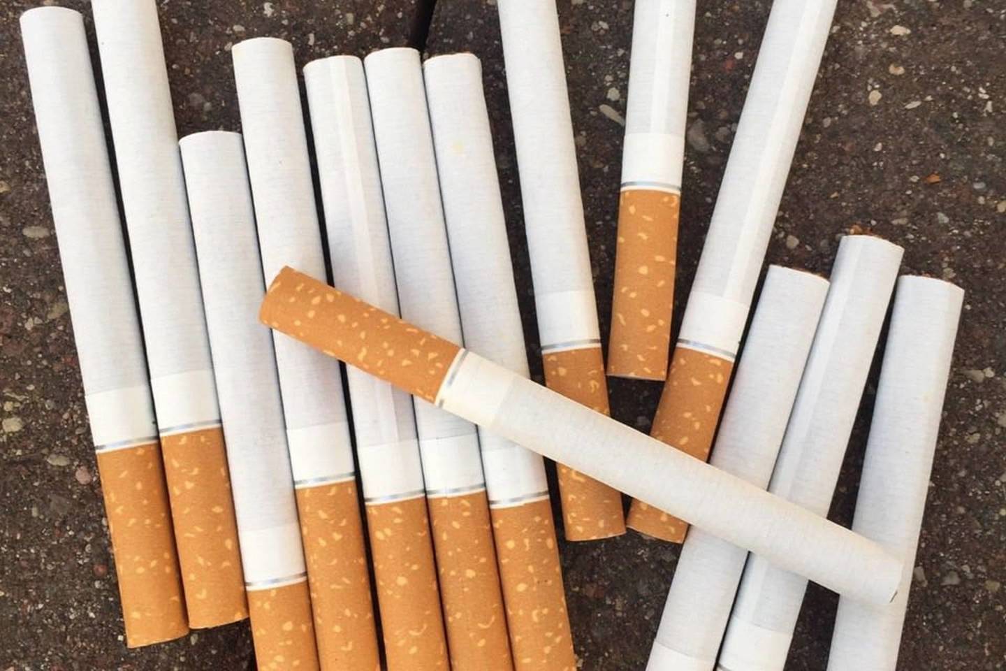 Europoje kai kurios šalys riboja prekinių ženklų rodymą ant pakelių.