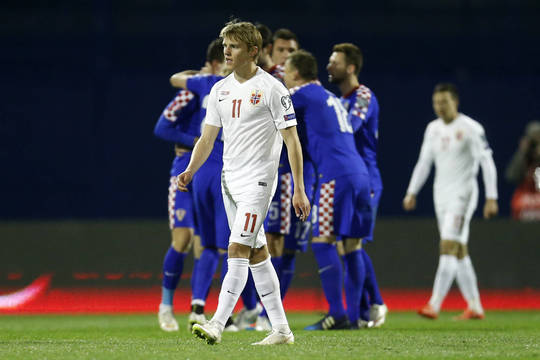 16-metis norvegas kovojo su vyrais visas 90 minučių