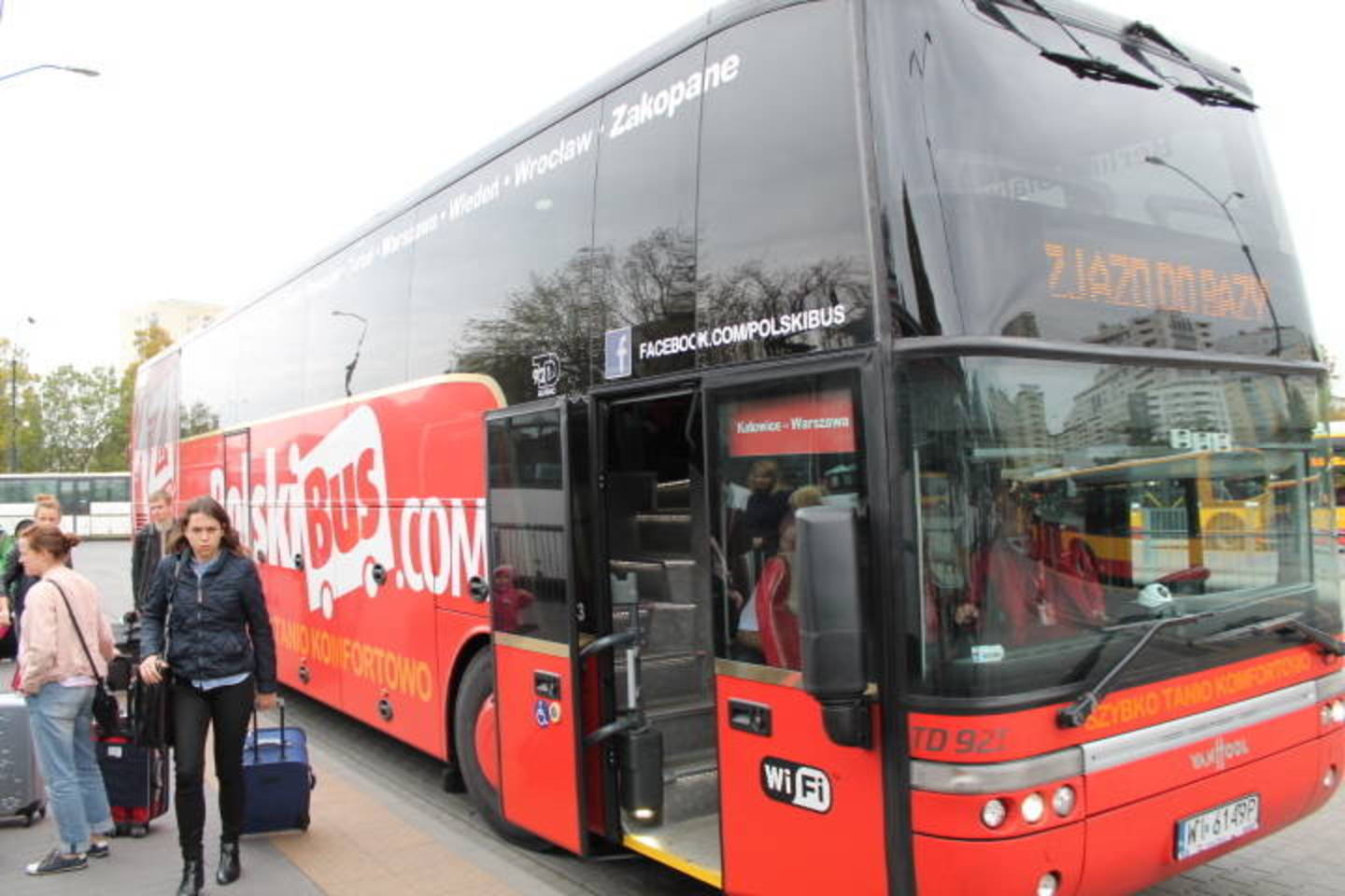 Autobusu „PolskiBus“ vykę keleiviai vos netapo vokiečių piloto savižudžio A.Lubitzo pasekėjos aukomis.