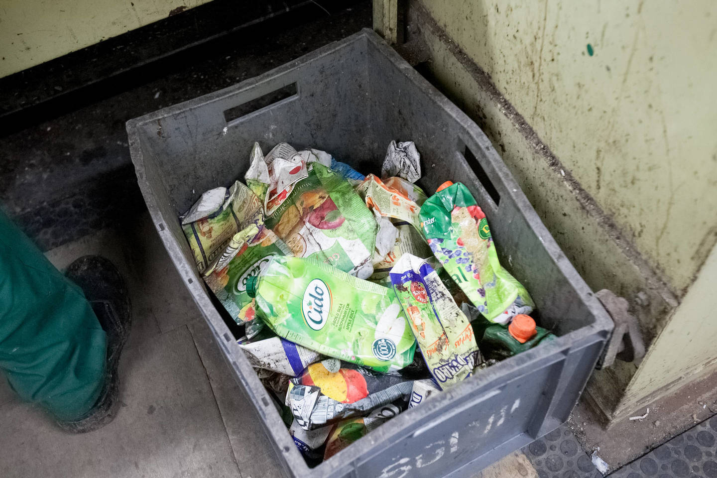 Atliktas tyrimas atskleidė, kad bene prasčiausiai iš buityje susidarančių atliekų lietuviai rūšiuoja „TetraPak“ pakuotes.
