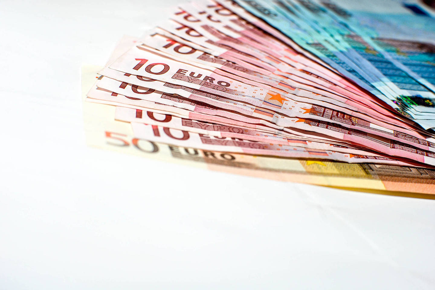 2014 m. pabaigoje konsoliduota centrinės valdžios skola sudarė 50 mlrd. 148,4 mln. litų.