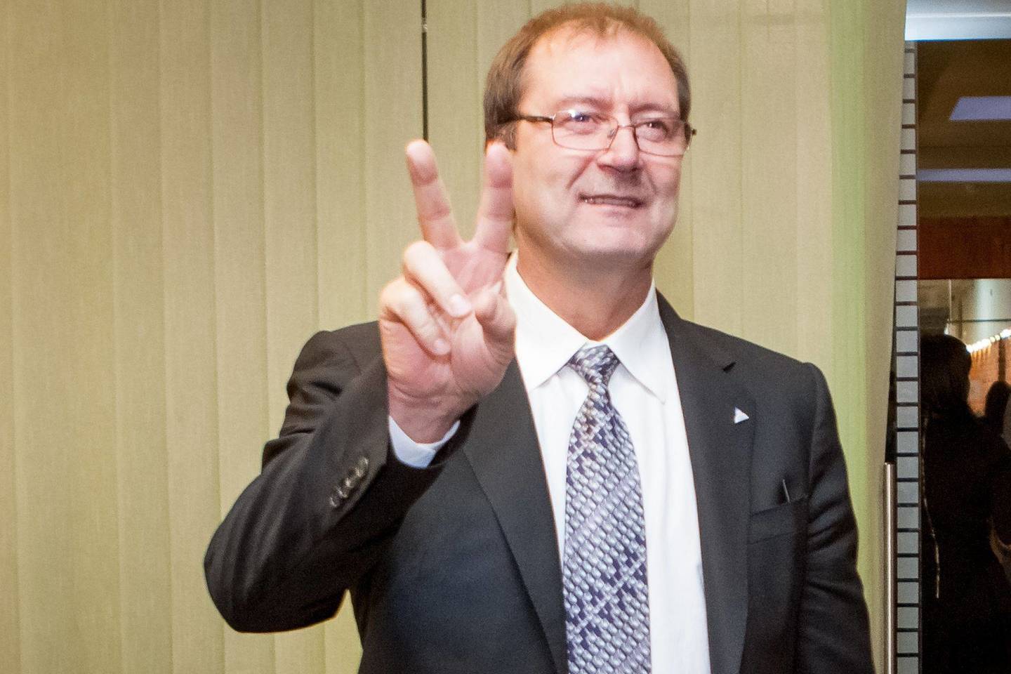„Darbiečiai“ išplatino pranešimą, kad teisinę neliečiamybę praradęs V.Uspaskichas atidarys psichologo kabinetą Briuselyje.