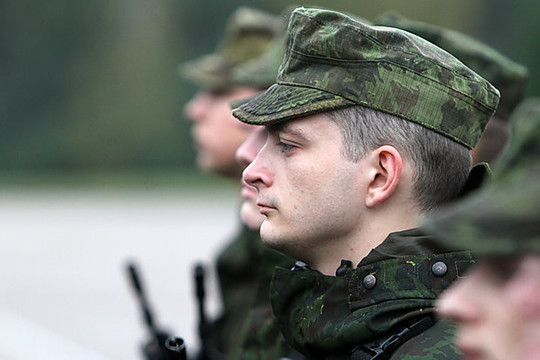 Kariuomenė pradeda siųsti šaukimus rezervo kariams į pratybas